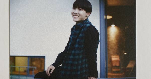 BTS 防弾少年団 花様年華 EPILOGUE MINI PHOTO JHOPE BTS 花様年華 EPILOGUE フォトカード J-HOPE ホソク☆匿名配送 - メルカリ